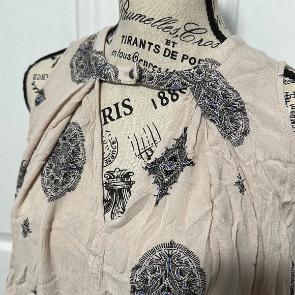 Free People x Urban Outfitters Tribal Print Top - Picture 2 of 10